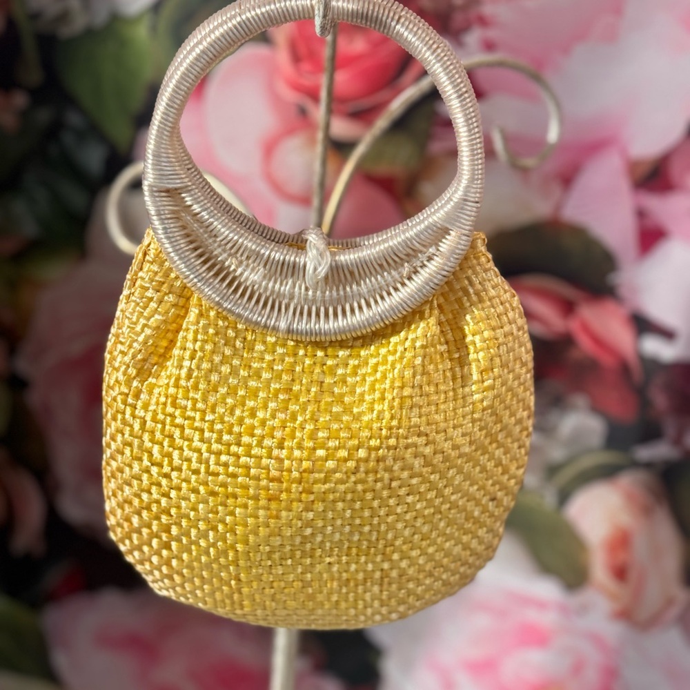 Cutest Vintage Mini Straw Floral bag Handmade in the Philippines - Picture 5 of 6